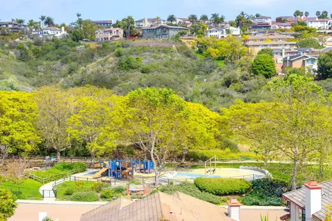 View/Area - 1647 Hawk View Dr, Encinitas, CA 92024 photo 2 of 12
