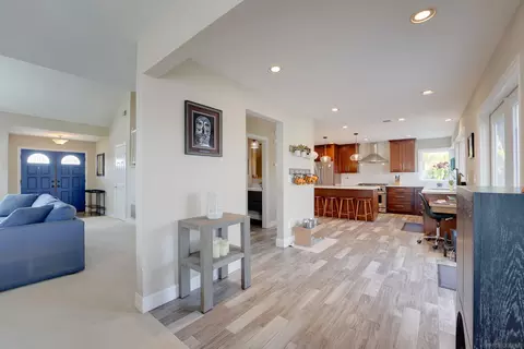 Entry Way - 1647 Hawk View Dr, Encinitas, CA 92024 photo 2 of 5