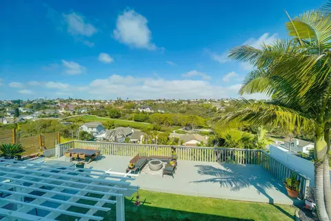 Exterior - 1647 Hawk View Dr, Encinitas, CA 92024 photo 3 of 20