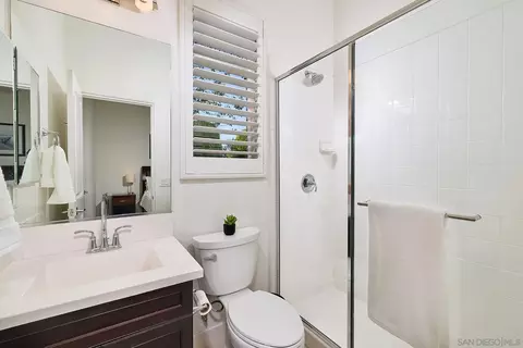 Bath - 7059 Sitio Caliente, Carlsbad, CA 92009 photo 4 of 7