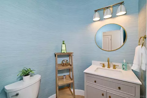 Bath - 7059 Sitio Caliente, Carlsbad, CA 92009 photo 1 of 7