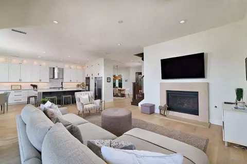 Living - 7059 Sitio Caliente, Carlsbad, CA 92009 photo 2 of 3