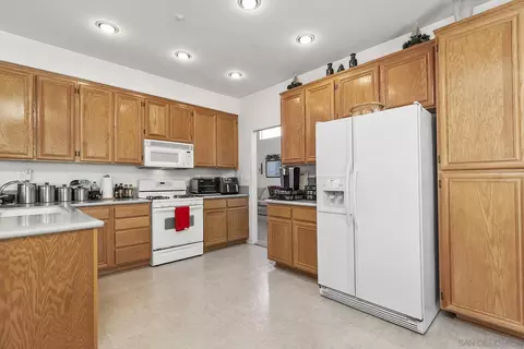Kitchen - 9954 Jay Ct, Santee, CA 92071 photo 3 of 3