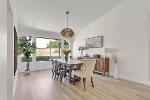 Dining - 15305 Lookout Rd, Apple Valley, CA 92307 photo 2 of 3