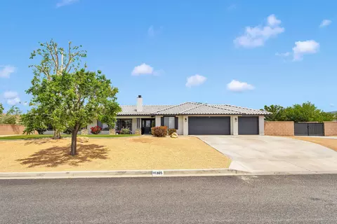 Exterior - 15305 Lookout Rd, Apple Valley, CA 92307 photo 1 of 10