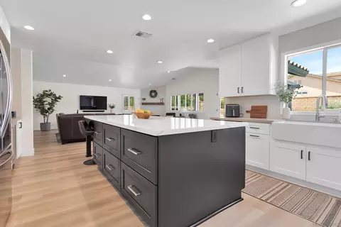 Kitchen - 15305 Lookout Rd, Apple Valley, CA 92307 photo 4 of 4