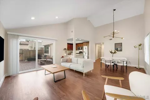 9722 Caminito De La Fada, San Diego, CA 92124