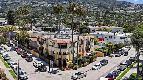 8121 Camino Del Sol #102, La Jolla, CA 92037