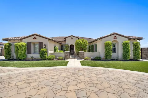 420 Agua Vista Dr, Chula Vista, CA 91914