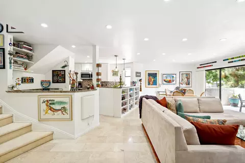 8482 Via Sonoma #18, La Jolla, CA 92037