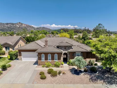 2532 Douglaston Gln, Escondido, CA 92026