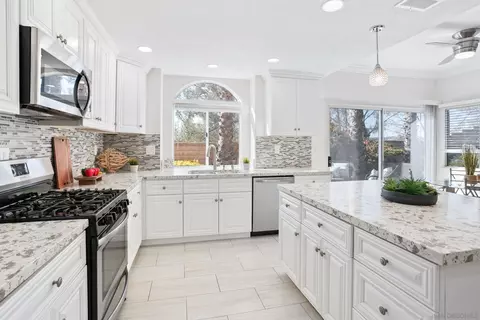 5155 Via Mindanao, Oceanside, CA 92057 photo 15