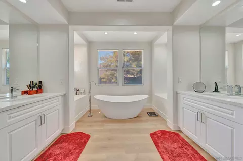 Bath - 1450 Lost Creek Rd, Chula Vista, CA 91915 photo 2 of 6