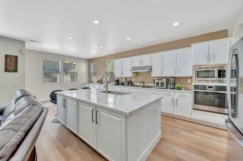 Kitchen - 1450 Lost Creek Rd, Chula Vista, CA 91915 photo 3 of 4