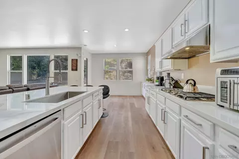 Kitchen - 1450 Lost Creek Rd, Chula Vista, CA 91915 photo 4 of 4