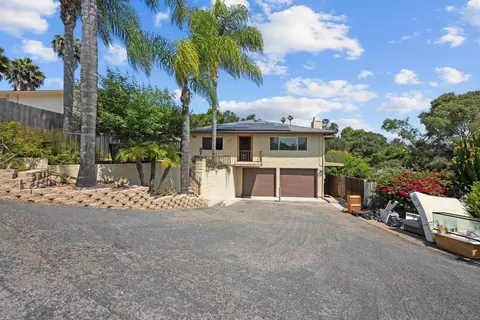 Exterior - 219 Lyon Cir, Vista, CA 92083 photo 6 of 9