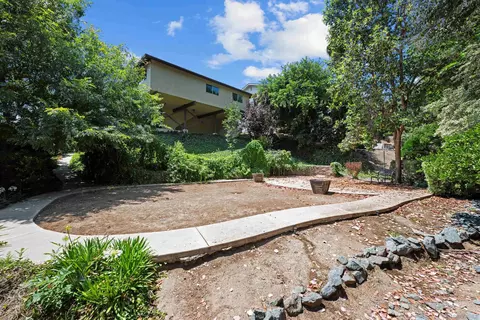 Exterior - 219 Lyon Cir, Vista, CA 92083 photo 5 of 9