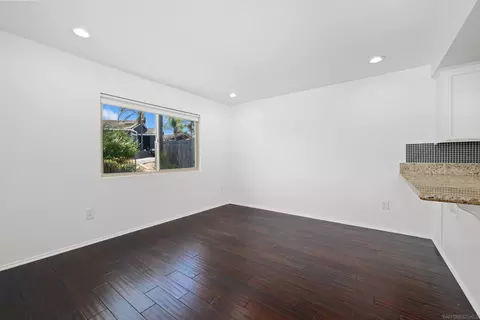 Living - 219 Lyon Cir, Vista, CA 92083 photo 2 of 3