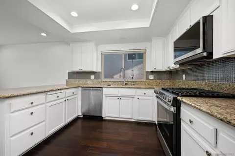 Kitchen - 219 Lyon Cir, Vista, CA 92083 photo 2 of 3