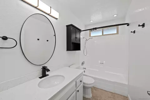 Bath - 219 Lyon Cir, Vista, CA 92083 photo 1 of 4