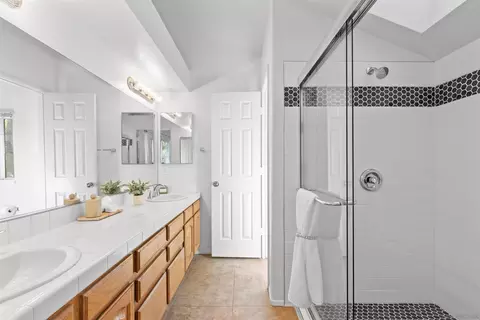 Bath - 31390 Corte Camarillo, Temecula, CA 92592 photo 1 of 2