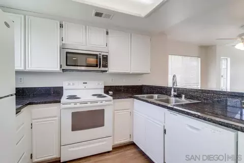 8945 Arlingdale Way, Spring Valley, CA 91977 photo 5