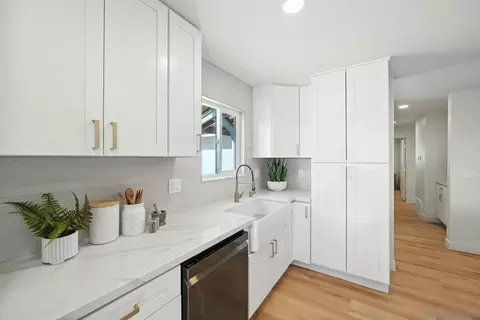 Kitchen - 10183 Madrid Way, Spring Valley, CA 91977 photo 5 of 9