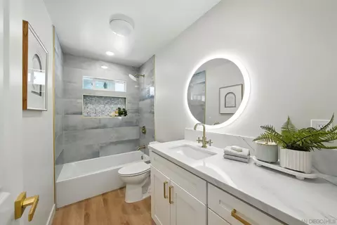 Bath - 10183 Madrid Way, Spring Valley, CA 91977 photo 3 of 3
