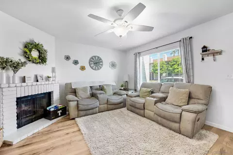 246 Espanas Gln, Escondido, CA 92026