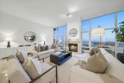 550 Front St #3201, San Diego, CA 92101