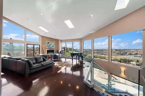 5392 Wilshire Dr, San Diego, CA 92116