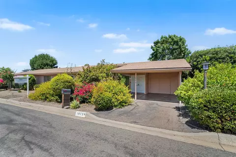 1872 Fairway Park #B, Escondido, CA 92026 photo 2