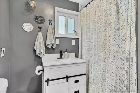 Bath - 8628 Prospect Ave, Santee, CA 92071 photo 1 of 2