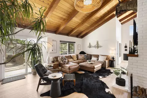 Living - 3860 Las Flores, Fallbrook, CA 92028 photo 1 of 4