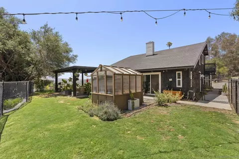 Exterior - 3860 Las Flores, Fallbrook, CA 92028 photo 6 of 18