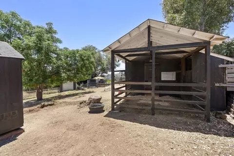 Exterior - 3860 Las Flores, Fallbrook, CA 92028 photo 17 of 18