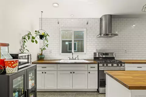 Kitchen - 484 Gardner St, El Cajon, CA 92020 photo 4 of 6
