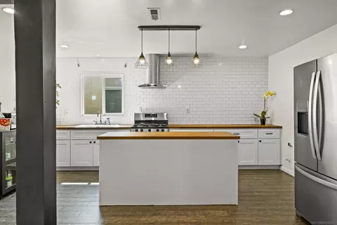 Kitchen - 484 Gardner St, El Cajon, CA 92020 photo 3 of 6