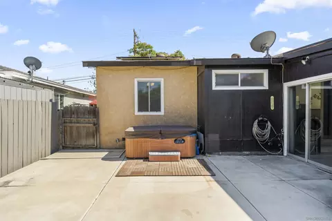 Exterior - 484 Gardner St, El Cajon, CA 92020 photo 7 of 11