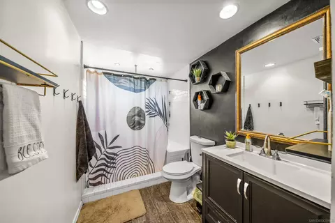 Bath - 484 Gardner St, El Cajon, CA 92020 photo 1 of 1