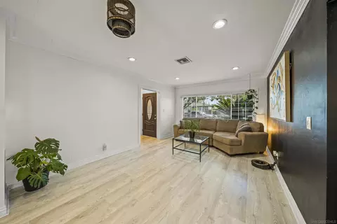 Living - 484 Gardner St, El Cajon, CA 92020 photo 1 of 6
