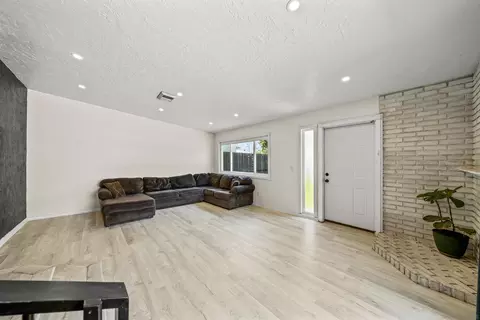Living - 484 Gardner St, El Cajon, CA 92020 photo 6 of 6