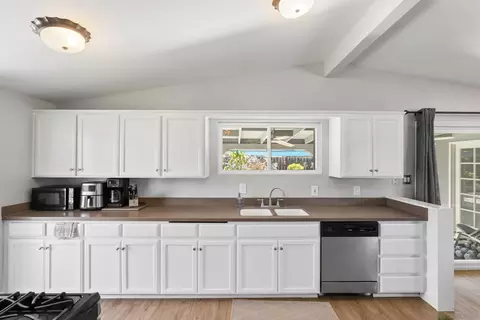 Kitchen - 13425 Powers Rd, Poway, CA 92064 photo 3 of 4