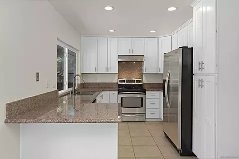 10466 Moorpark St, Spring Valley, CA 91978 photo 9