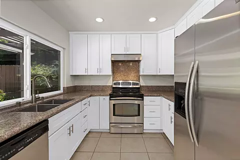 10466 Moorpark St, Spring Valley, CA 91978 photo 8