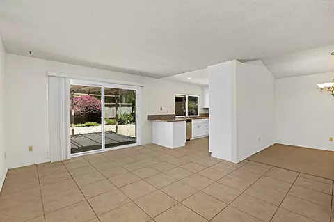 10466 Moorpark St, Spring Valley, CA 91978 photo 12