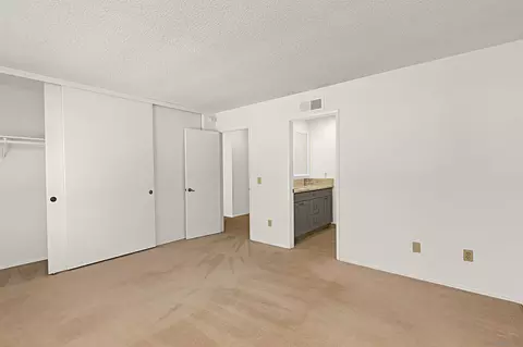 10466 Moorpark St, Spring Valley, CA 91978 photo 14