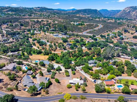 View/Area - 636 N Glen Oaks Dr, Alpine, CA 91901 photo 6 of 9