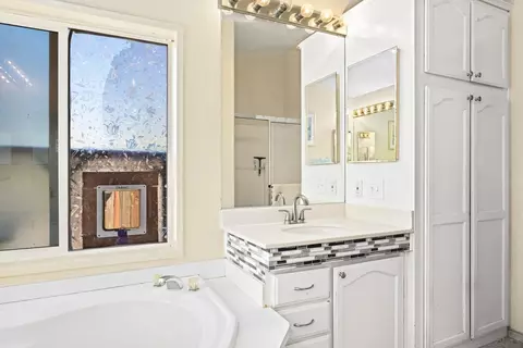 Bath - 636 N Glen Oaks Dr, Alpine, CA 91901 photo 3 of 4