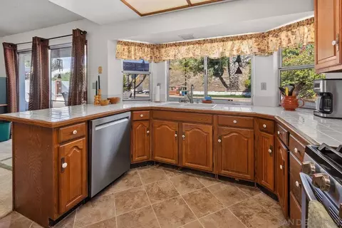 2113 Jarama Ct, El Cajon, CA 92019 photo 10